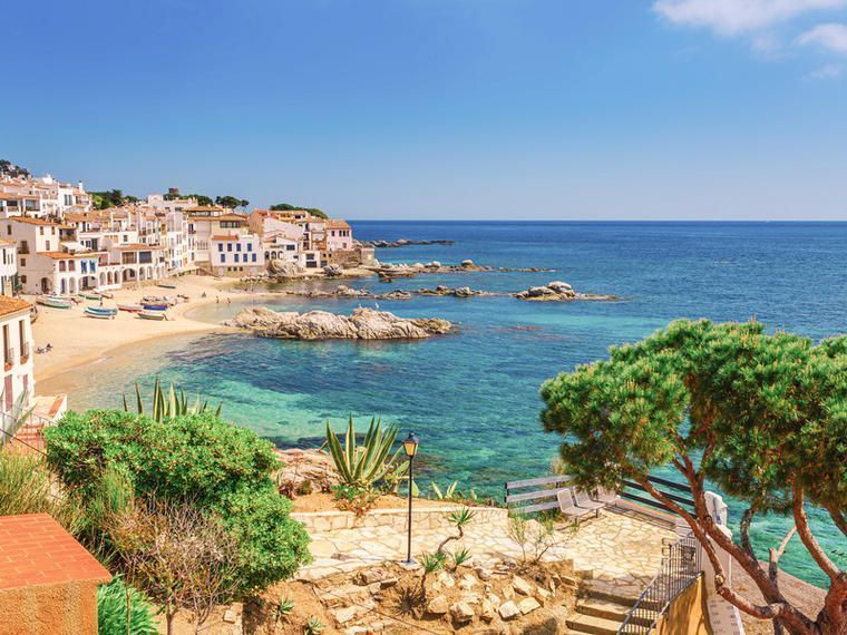 Lej feriebolig i Spanien nær de smukke strande